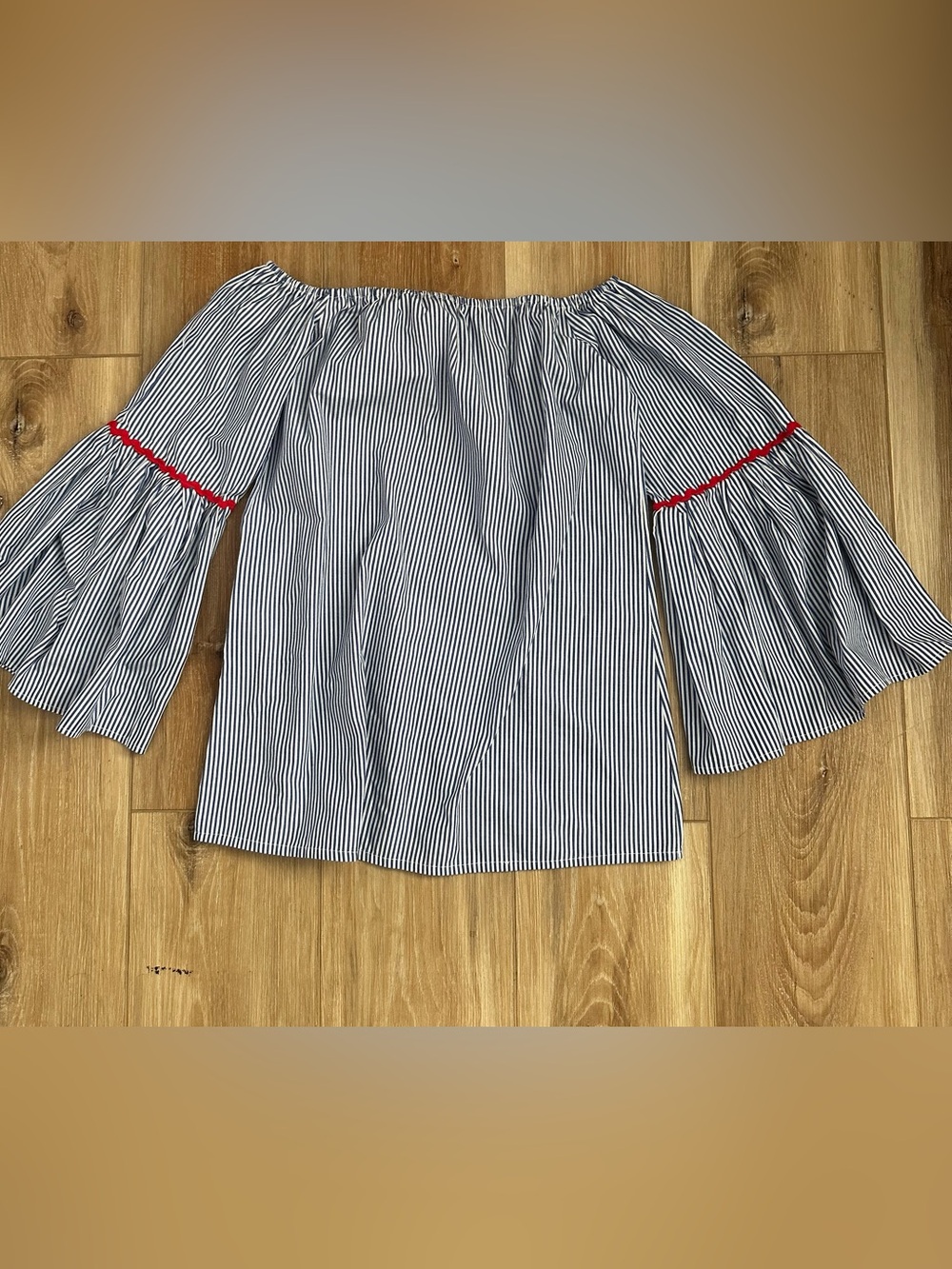 Julian Chang Off Shoulder Blouse M